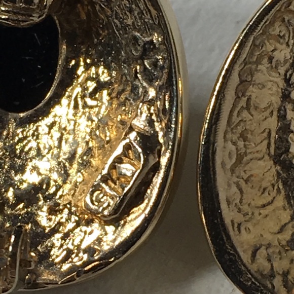 Vintage Sky Signed Onyx Stone Clip Earrings - Picture 7 of 8